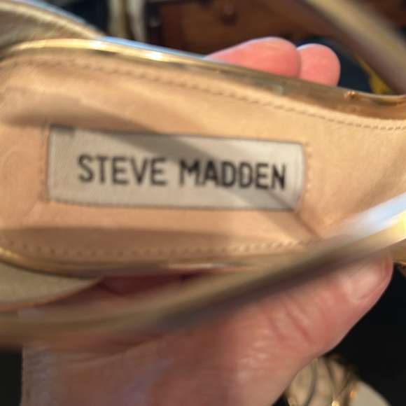 Steve Madden Gold Heels - Picture 7 of 9